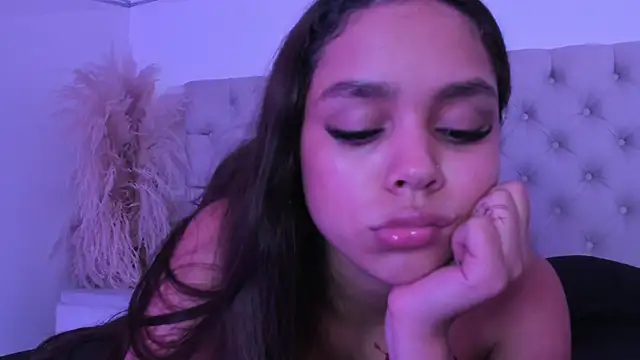 CarolineFyre webcam