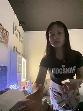Just-Lilly live sex cam