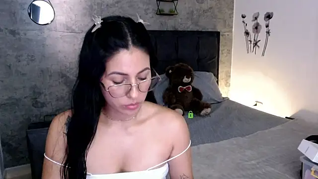 isa_cruzx webcam