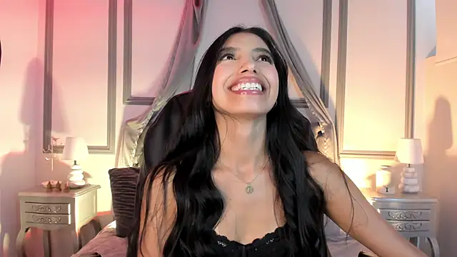 Tiffany_Low webcam