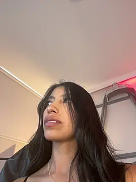 Tiffany_Low webcam
