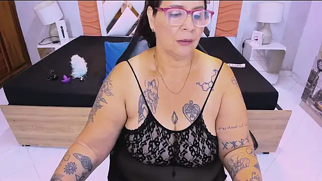 laura_riley webcam