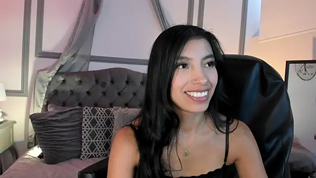 Tiffany_Low webcam