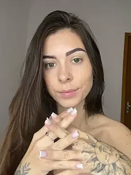 fer-nanda Live Webcam on Stripchat