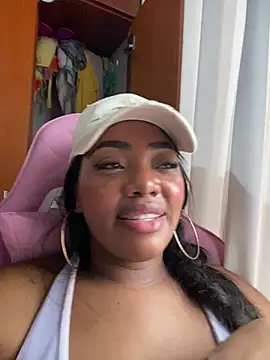 Webcam Model (MonicaSex_) is live