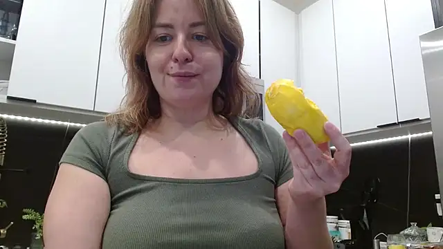 HazelSkyesChat webcam