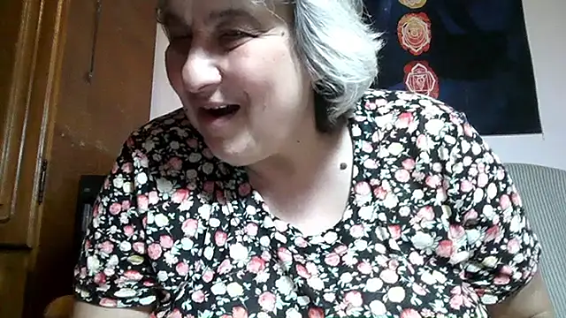 ExquisiteMature webcam