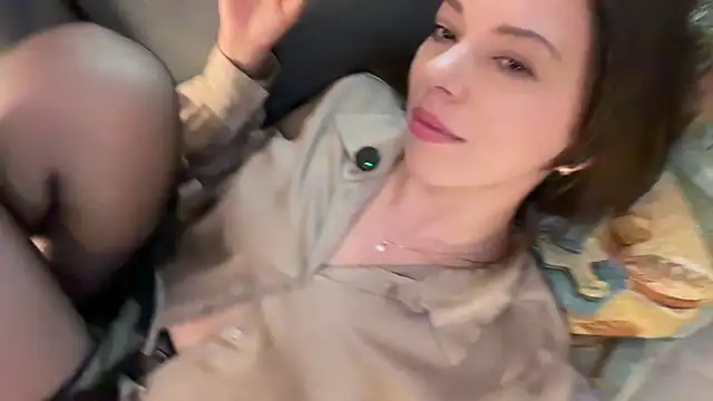 Victoria1Love webcam