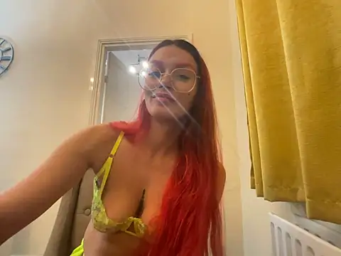 FoxyValentine webcam