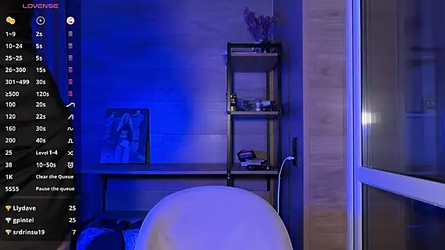 AlexaDeviliciouss webcam