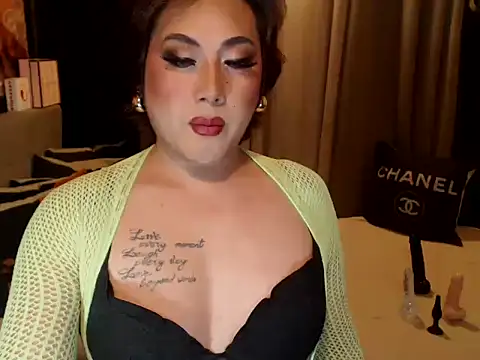 YourMistressAggy webcam