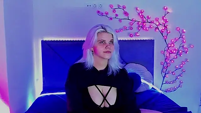 JoannLowe webcam