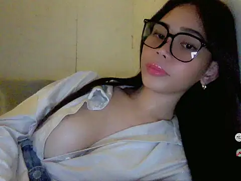 Ms_Laraswan webcam