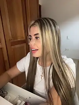 Miss_valeriaa webcam