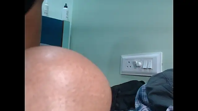 MisRiya21 webcam