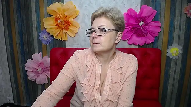 EmiliaGree live sex cam