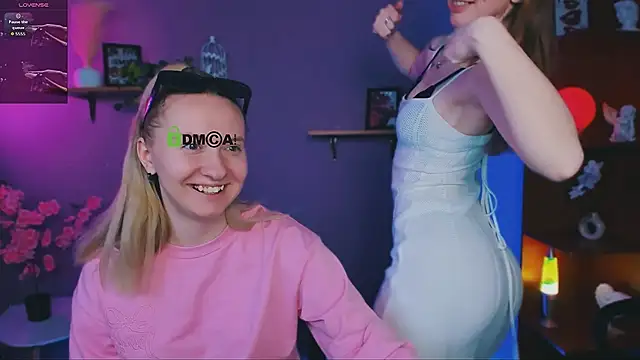 mila_glow1 webcam