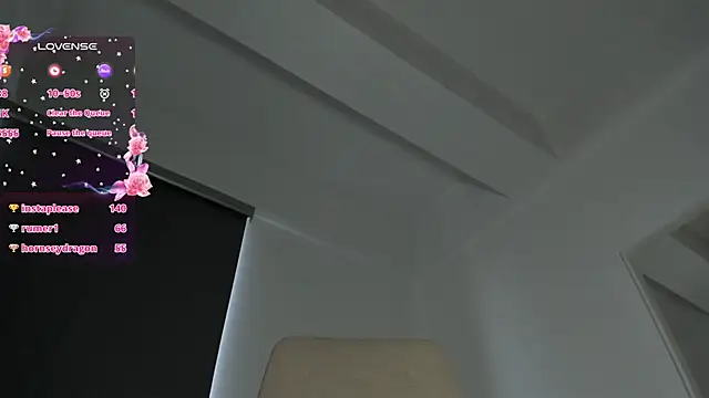 laura-hills18 (F young) - Finger in Ass