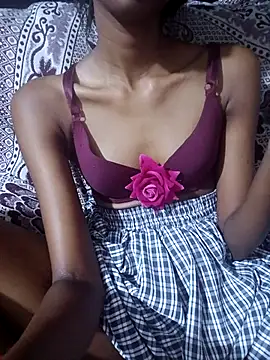 Webcam Model (BunnyBloom25)  is live.Free join now!