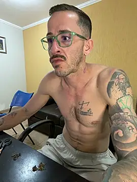 Lucasjandre live sex cam