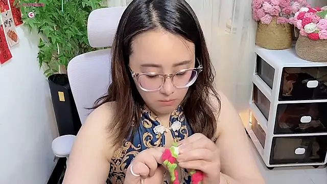 美女NEWONETO在线直播