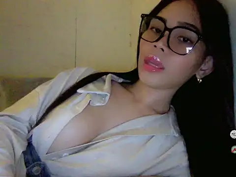 Ms_Laraswan webcam