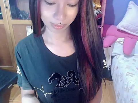 Urlovelyhera webcam