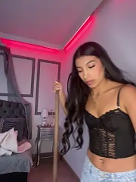 Tiffany_Low webcam