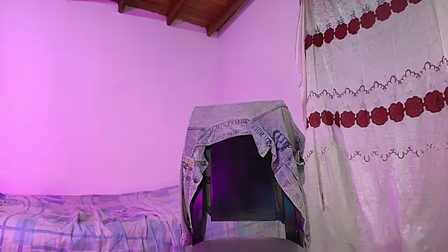 Nikki__uwu webcam