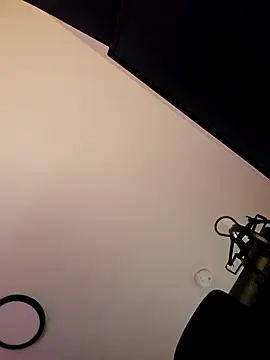 LilyOrion webcam