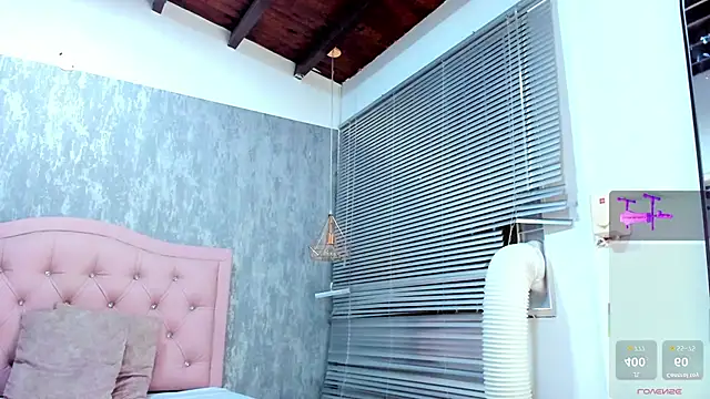 naomidibello webcam