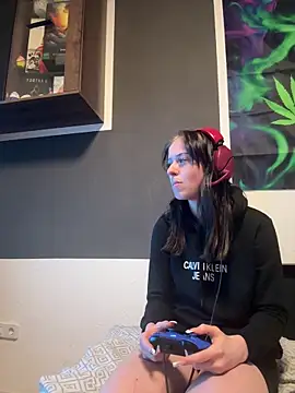 Queenadri webcam