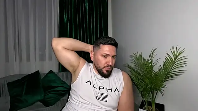 Gold_Alpha_Boy webcam