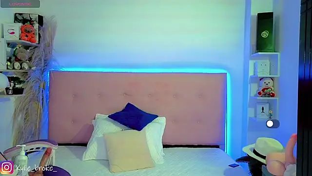 Kylie_brokee webcam