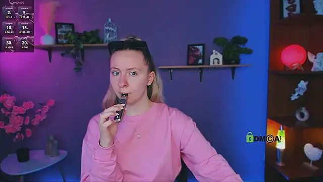 mila_glow1 webcam