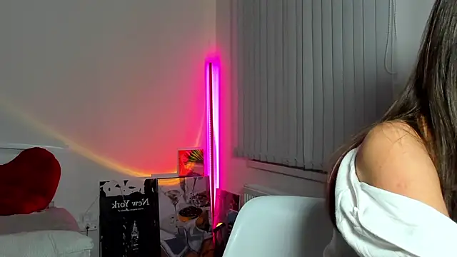 Andrea_Blossom webcam