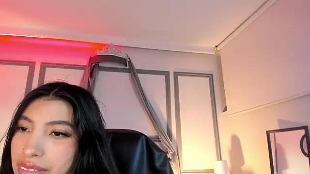 Tiffany_Low webcam