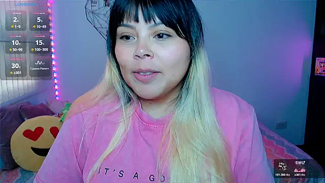 EllieMoonX webcam