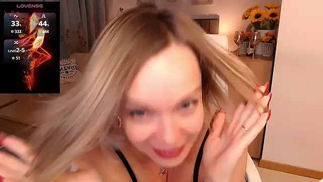 tilly_eliot - Tilly_Eliot's free webcam - UK Sex Cams