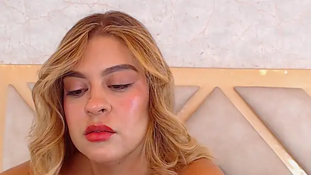 JoannaStanford webcam