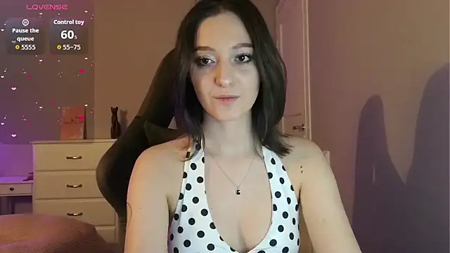 white_liillyy webcam