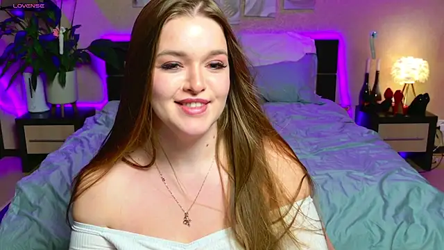 EmilyWhispers webcam