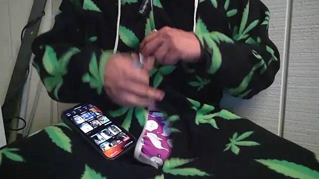 Lonelyboiatl webcam