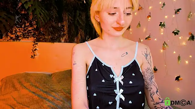 Kira__Cutie webcam