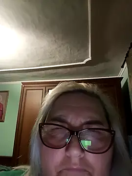 AureliaSky598 webcam