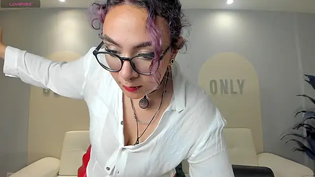 LoiseHarper webcam