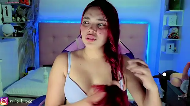 Kylie_brokee webcam