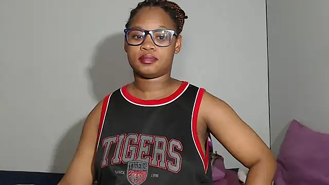 angeline600 (F young) - dildo fuck till squirt