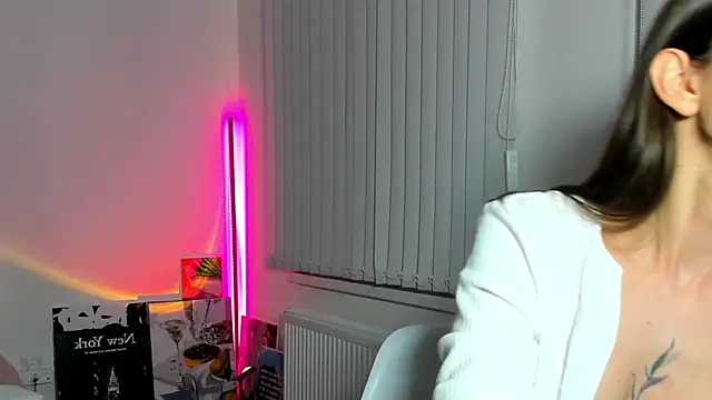 Andrea_Blossom webcam