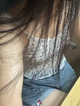Mina048 webcam